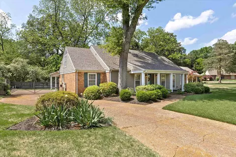 2211 Burfordi Ln, Germantown, TN 38138