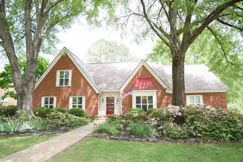 8380 Willow Oak Rd, Germantown, TN 38139