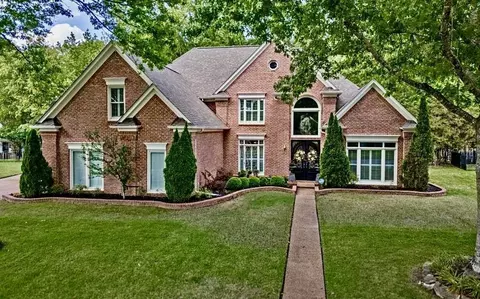2068 Gallina Cir, Collierville, TN 38017