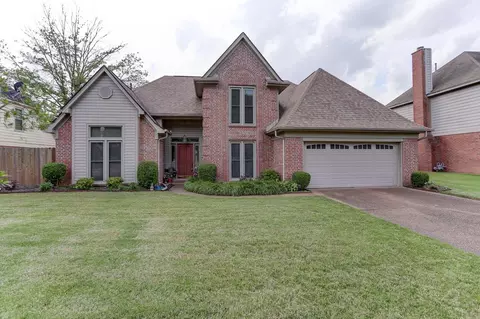1779 Candle Ridge Dr, Cordova, TN 38016