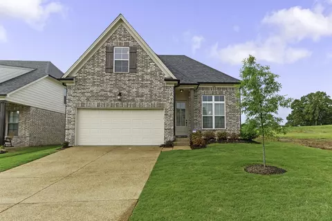 300 St Andrews Dr, Oakland, TN 38060
