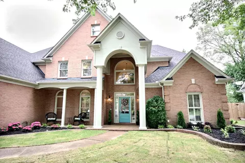 1050 Stanhope Dr, Collierville, TN 38017