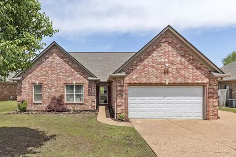 310 Mossy Springs Dr, Oakland, TN 38060