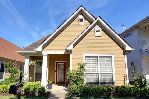 1079 River Isle Dr, Memphis, TN 38103