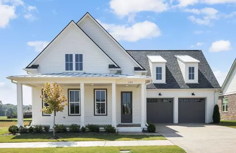 200 Rambling Rex Trl, Piperton, TN 38017