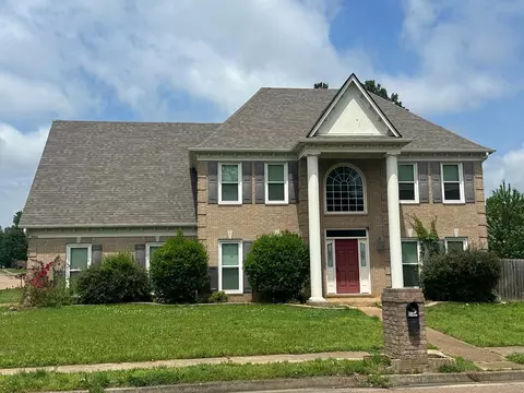 9062 Raspberry Ln, Cordova, TN 38016