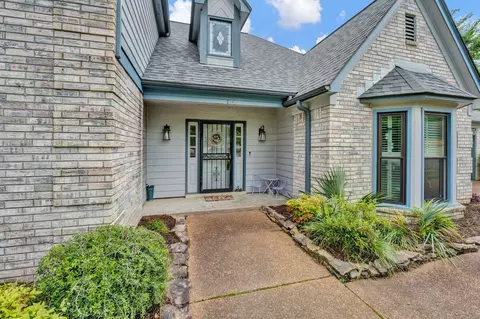 1164 River Oaks View Cv, Memphis, TN 38120