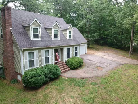 254 Mollie Dr, Selmer, TN 38375