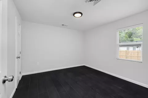 Bedroom - 1117 Murphy Ave, Covington, TN 38019 photo 4 of 7