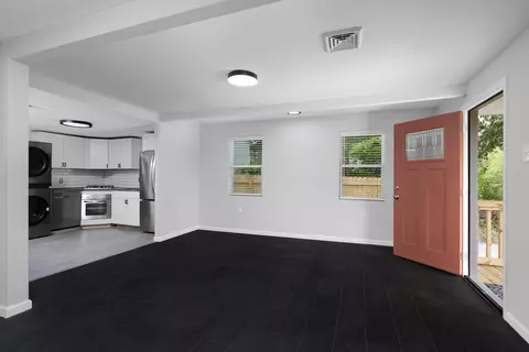 Living - 1117 Murphy Ave, Covington, TN 38019 photo 1 of 3