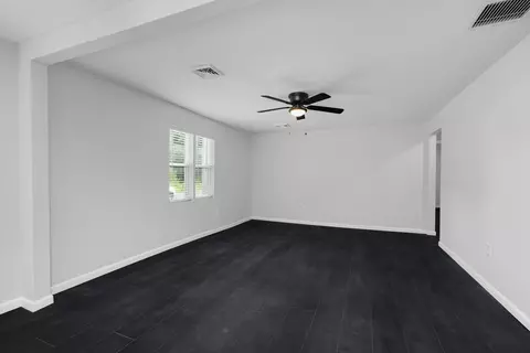 Living - 1117 Murphy Ave, Covington, TN 38019 photo 3 of 3
