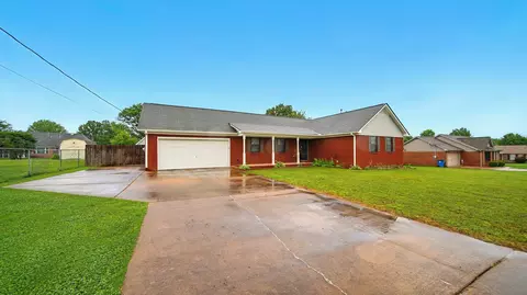 63 Kingston Ave, Atoka, TN 38004