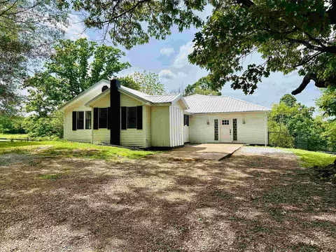 709 Hines Gin Rd, Selmer, TN 38375