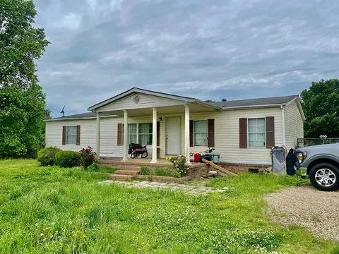 10895 18 Hwy S, Bolivar, TN 38008