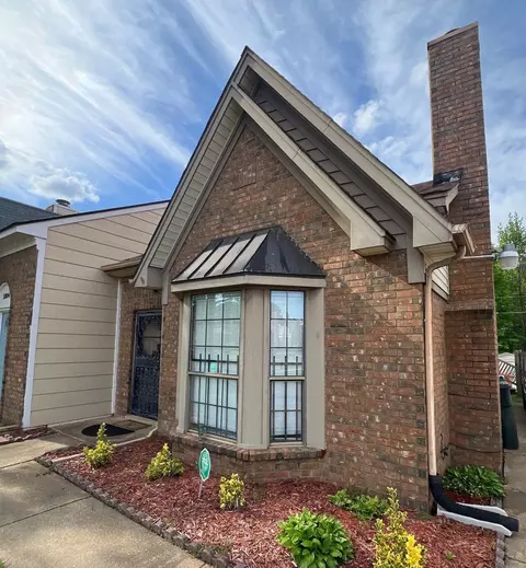 5806 Grassy Valley Dr, Memphis, TN 38141