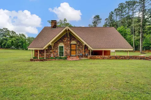 6331 Twin Oaks Dr, Millington, TN 38053