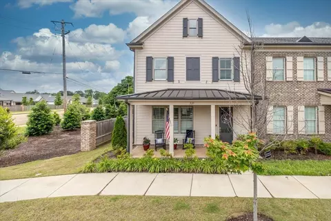 527 Armel Dr, Collierville, TN 38017