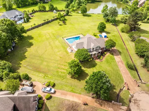 12169 Burrows Oak Cv, Collierville, TN 38017