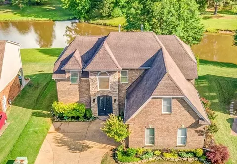 8877 Village Lake Ln, Lakeland, TN 38002