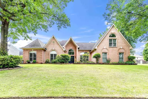 1975 Almadale Farms Pkwy, Collierville, TN 38017