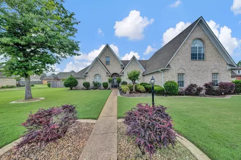 4587 Barkley Manor Dr, Collierville, TN 38017