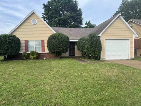 7073 Gleneagles Dr, Memphis, TN 38141