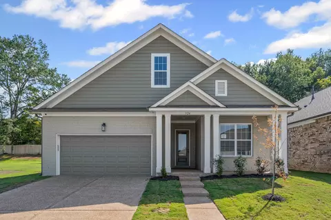 324 Delphinium Dr E, Cordova, TN 38018