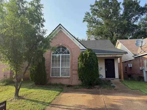 6734 N Regency Park Cir, Memphis, TN 38115