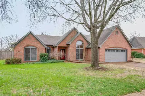 1170 Sugar Ln, Collierville, TN 38017
