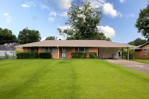 5151 Canton Dr, Memphis, TN 38116