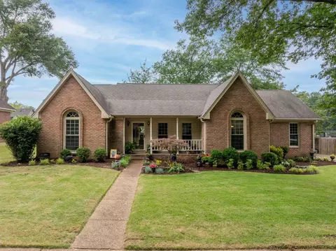 2477 Fairway Oaks Dr, Bartlett, TN 38134
