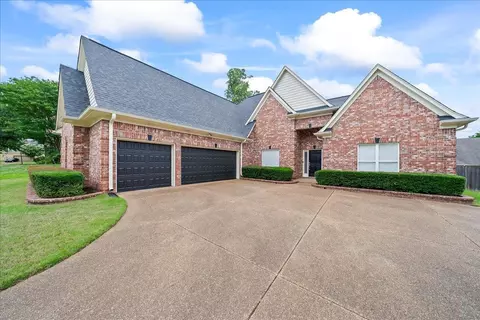 1166 Sanbyrn Dr, Cordova, TN 38018
