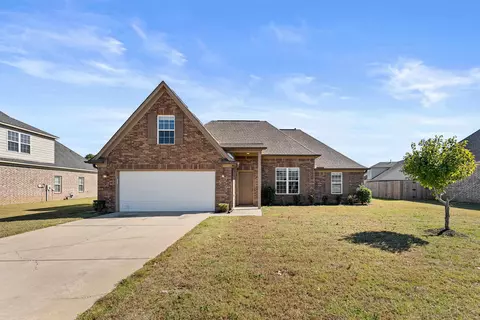 5846 Richard Place Dr, Horn Lake, MS 38637