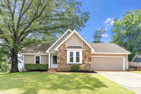 3033 Delvan Cv, Lakeland, TN 38002