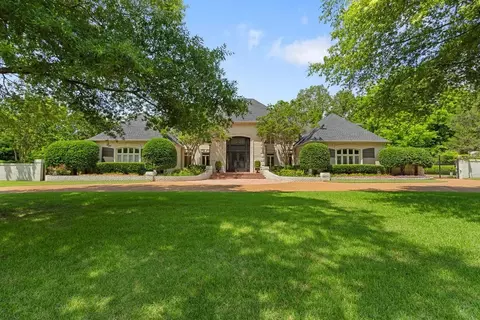 9200 Forest Hill Ln, Germantown, TN 38139