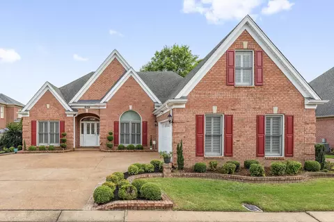 929 N Warwick Oaks Dr N, Collierville, TN 38017