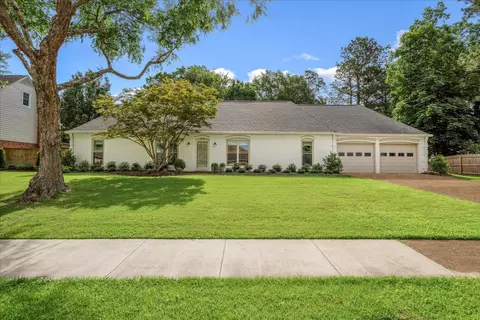 3062 Cross Country Dr, Germantown, TN 38138