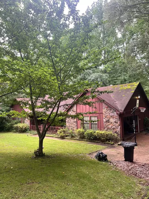 9051 S Wilderwood Ln, Cordova, TN 38016