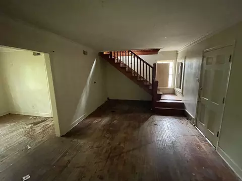 Living - 1727 Osborn Dr, Memphis, TN 38127 photo 2 of 2
