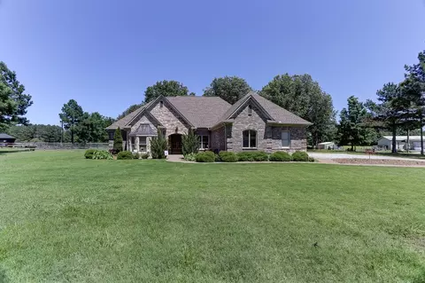 1360 Lakeview Dr, Collierville, TN 38017