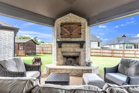 45 Laurel Hedge Cv, Oakland, TN 38060