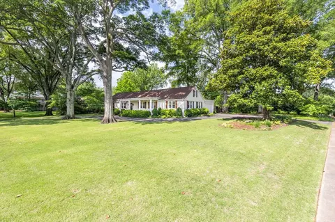 241 Greenway Rd, Memphis, TN 38117
