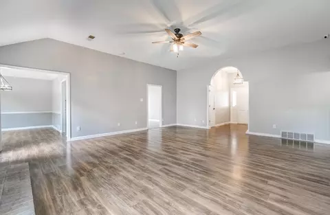 Living - 6353 Thistle Point Cv, Bartlett, TN 38135 photo 2 of 4