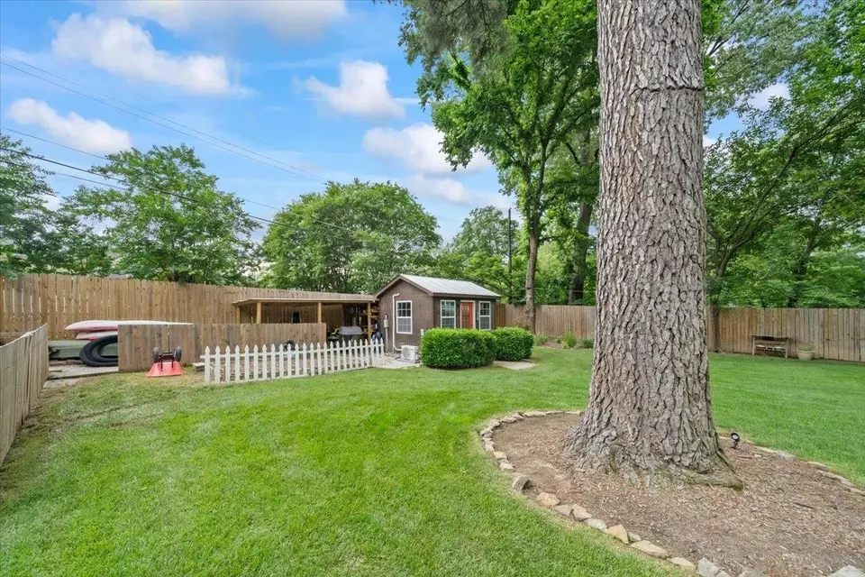 Exterior - 5283 Cole Rd, Memphis, TN 38120 photo 13 of 14