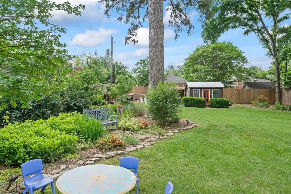 Exterior - 5283 Cole Rd, Memphis, TN 38120 photo 12 of 14