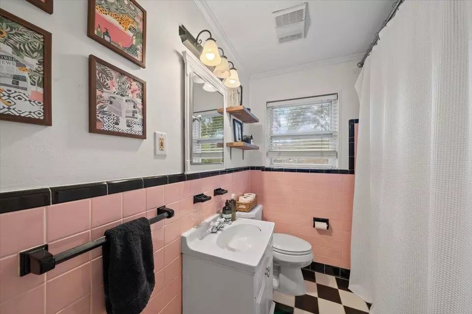 Bath - 5283 Cole Rd, Memphis, TN 38120 photo 2 of 2