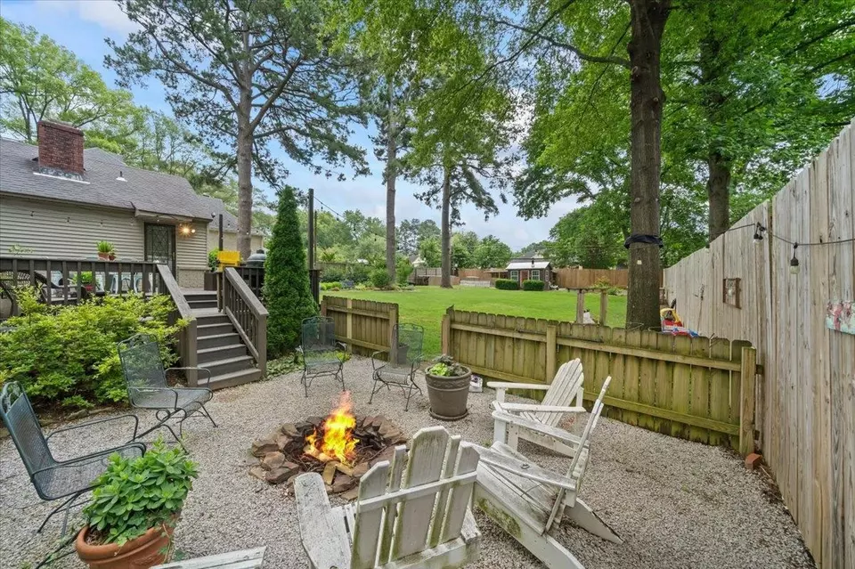 Exterior - 5283 Cole Rd, Memphis, TN 38120 photo 9 of 14