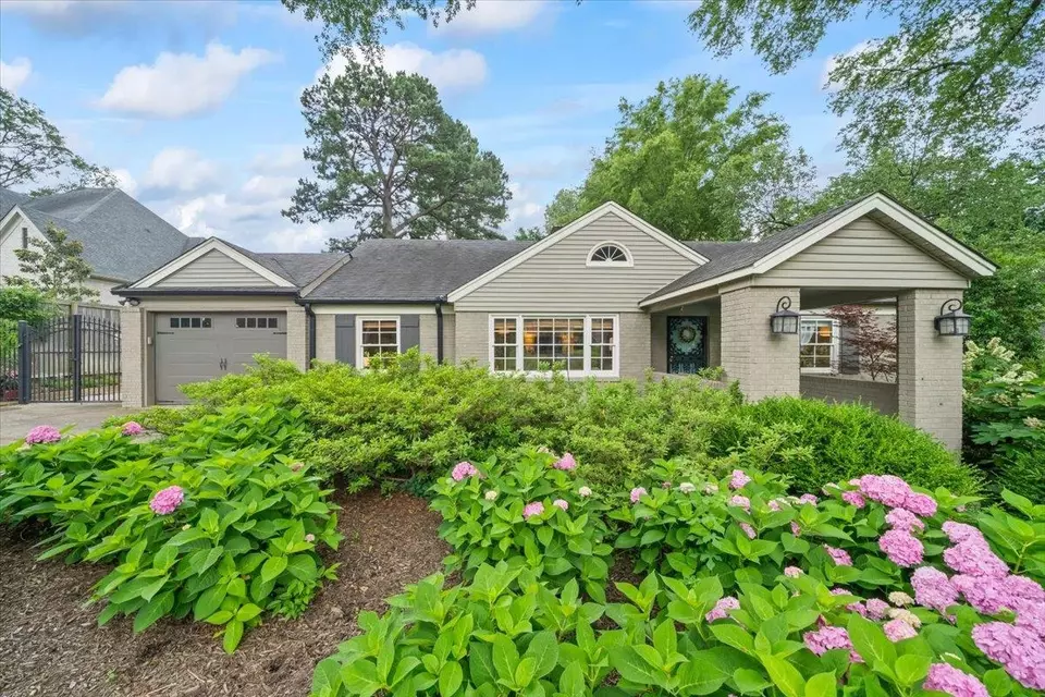 Exterior - 5283 Cole Rd, Memphis, TN 38120 photo 2 of 14