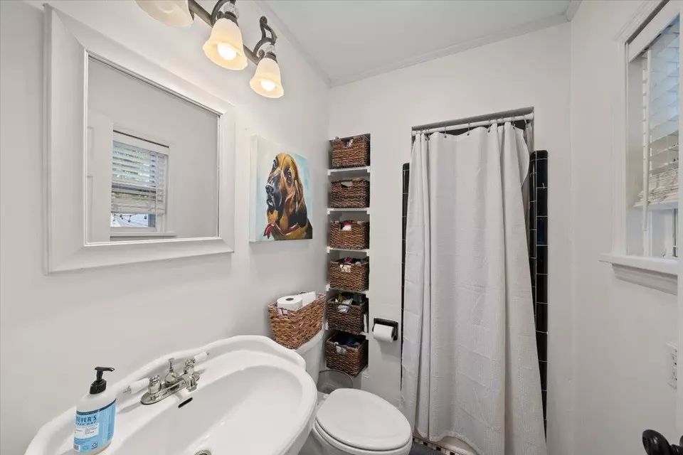 Bath - 5283 Cole Rd, Memphis, TN 38120 photo 1 of 2