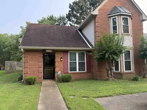 1145 Hunters Lake Dr, Cordova, TN 38018